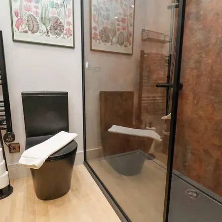 The Old Jet Workshop * 휫비