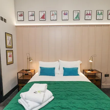 The Old Jet Workshop בית נופש *