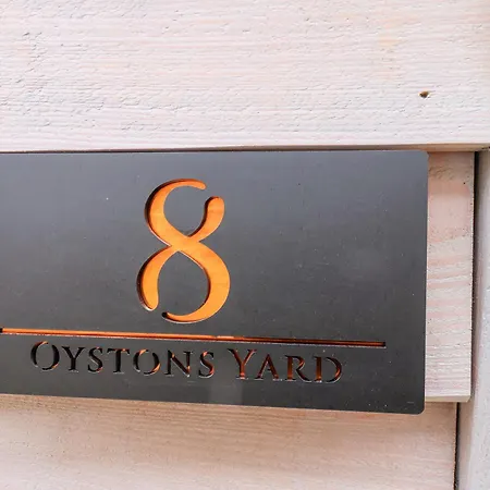 The Old Jet Workshop * וויטבי