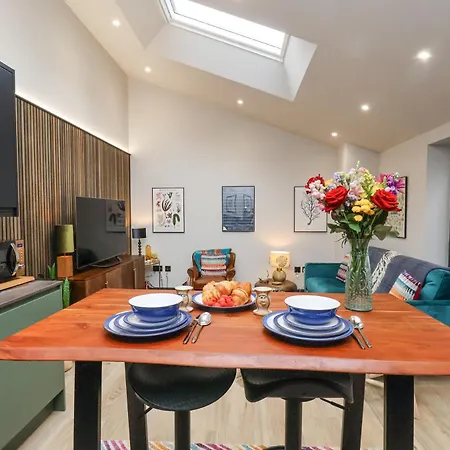 בית נופש The Old Jet Workshop *